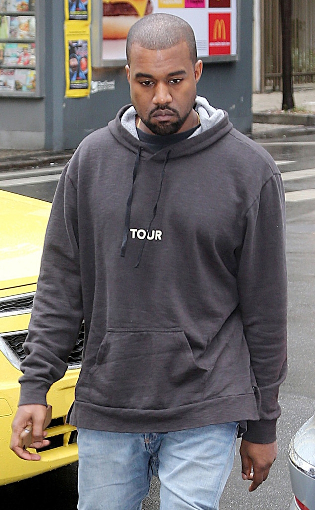 
	
	Kanye West từng bị một tai nạn xe hơi nghiêm trọng vào năm 2002 và phải trải qua cuộc phẫu thuật khá phức tạp.